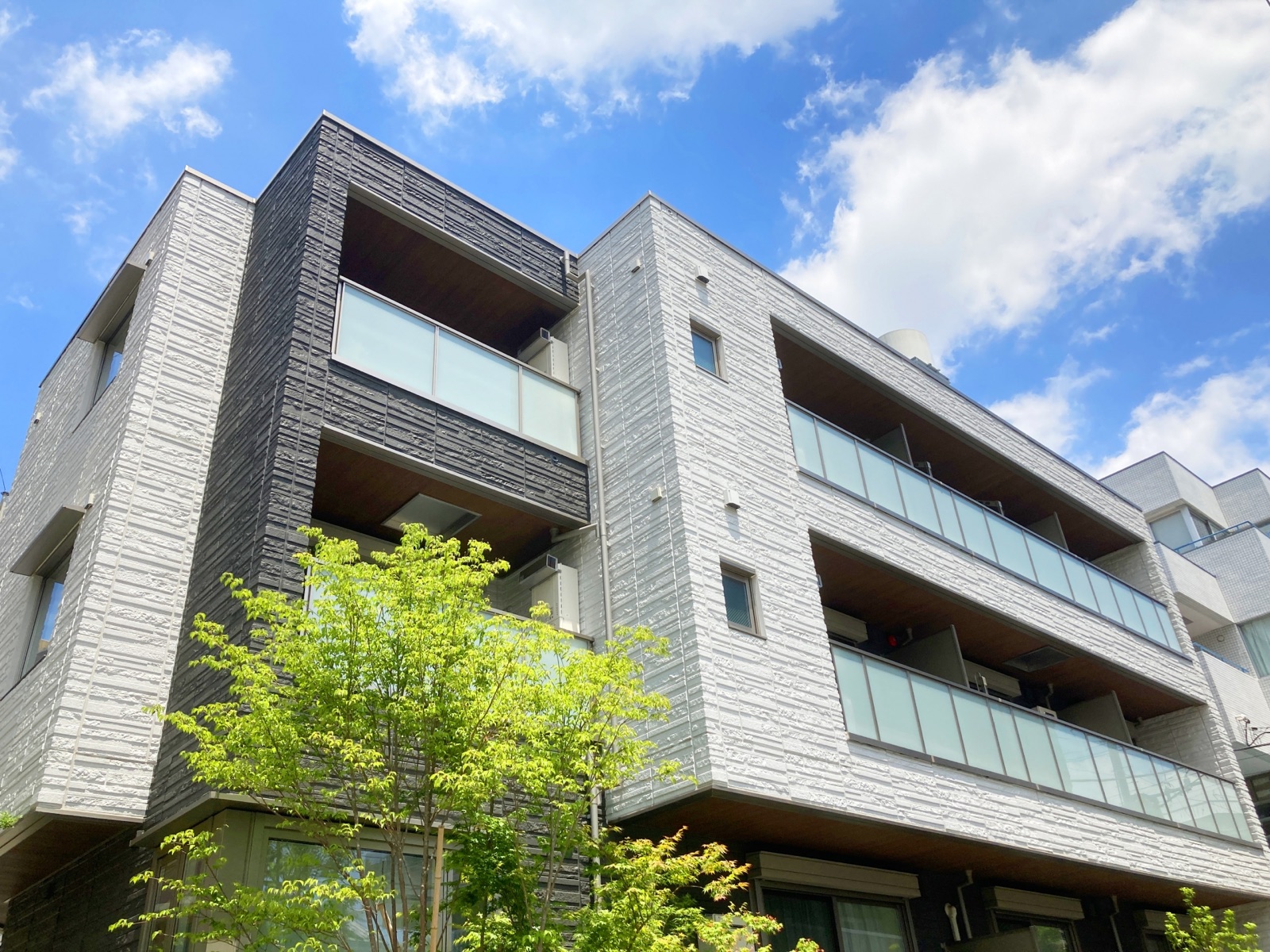 現代的な集合住宅の外観イメージ